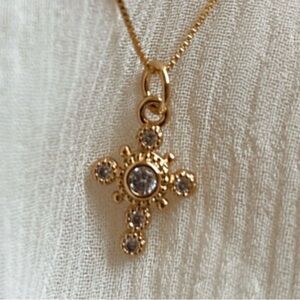 Elegant Gold Cross Pendant Necklace